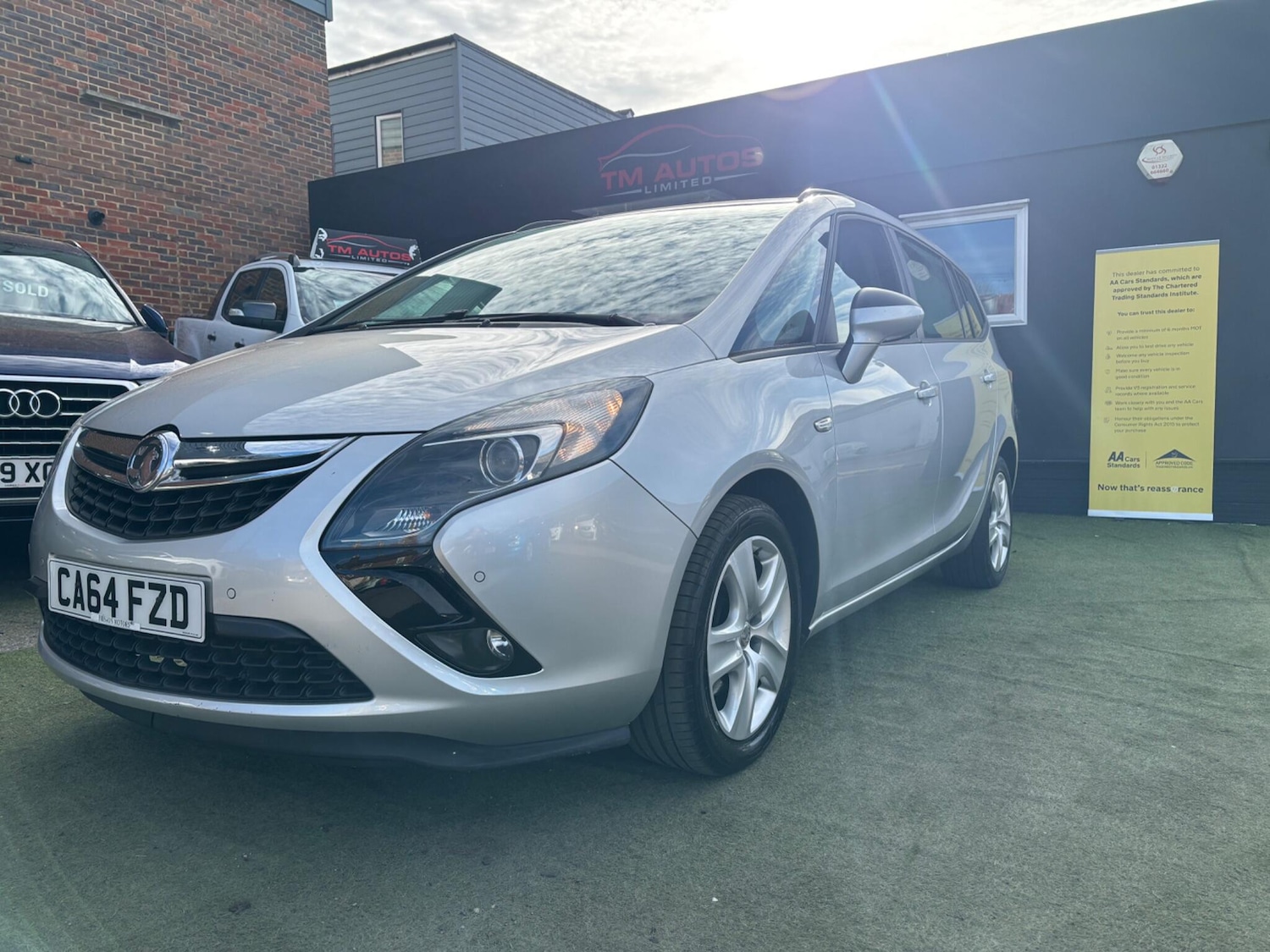 Used Vauxhall Zafira 2015 for sale - 78029052: Photo 2