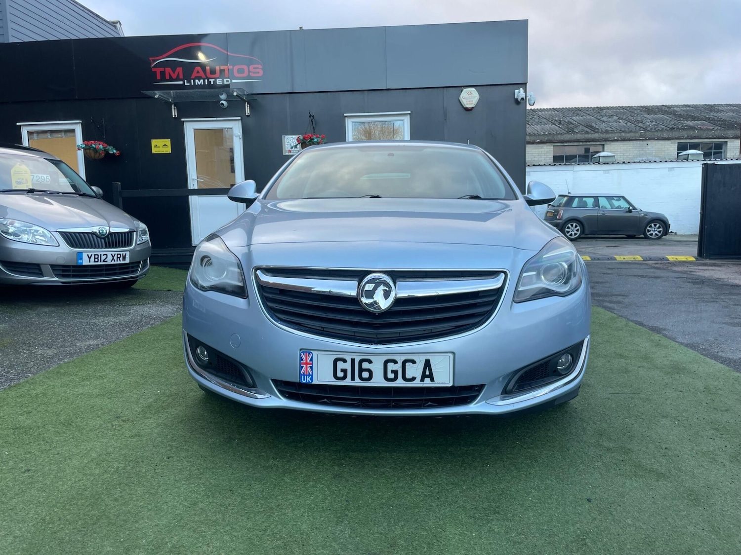 Used Vauxhall Insignia 2015 for sale - 77161255: Photo 2