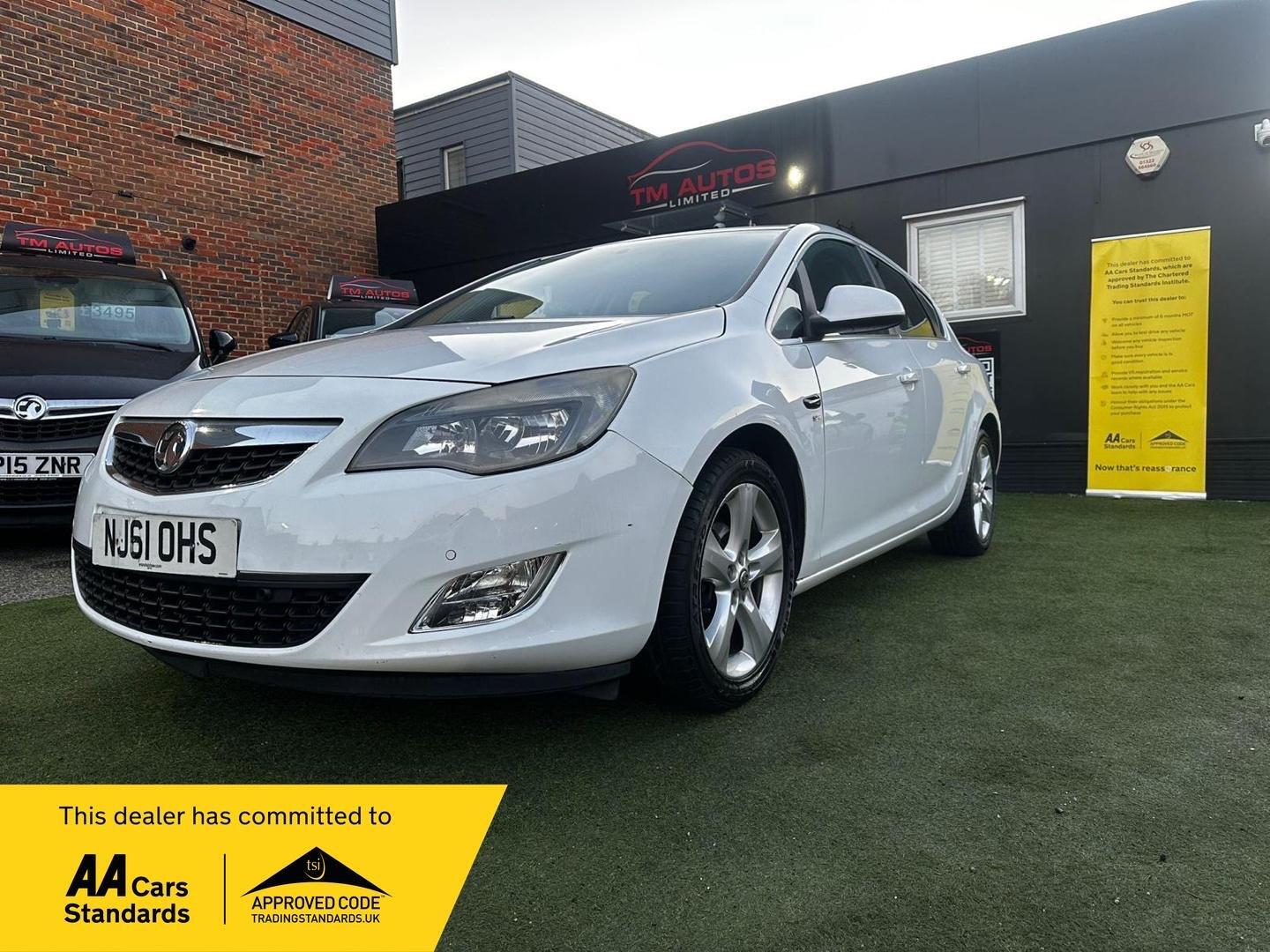 Used Vauxhall Astra 2011 for sale - 76663124: Photo 1