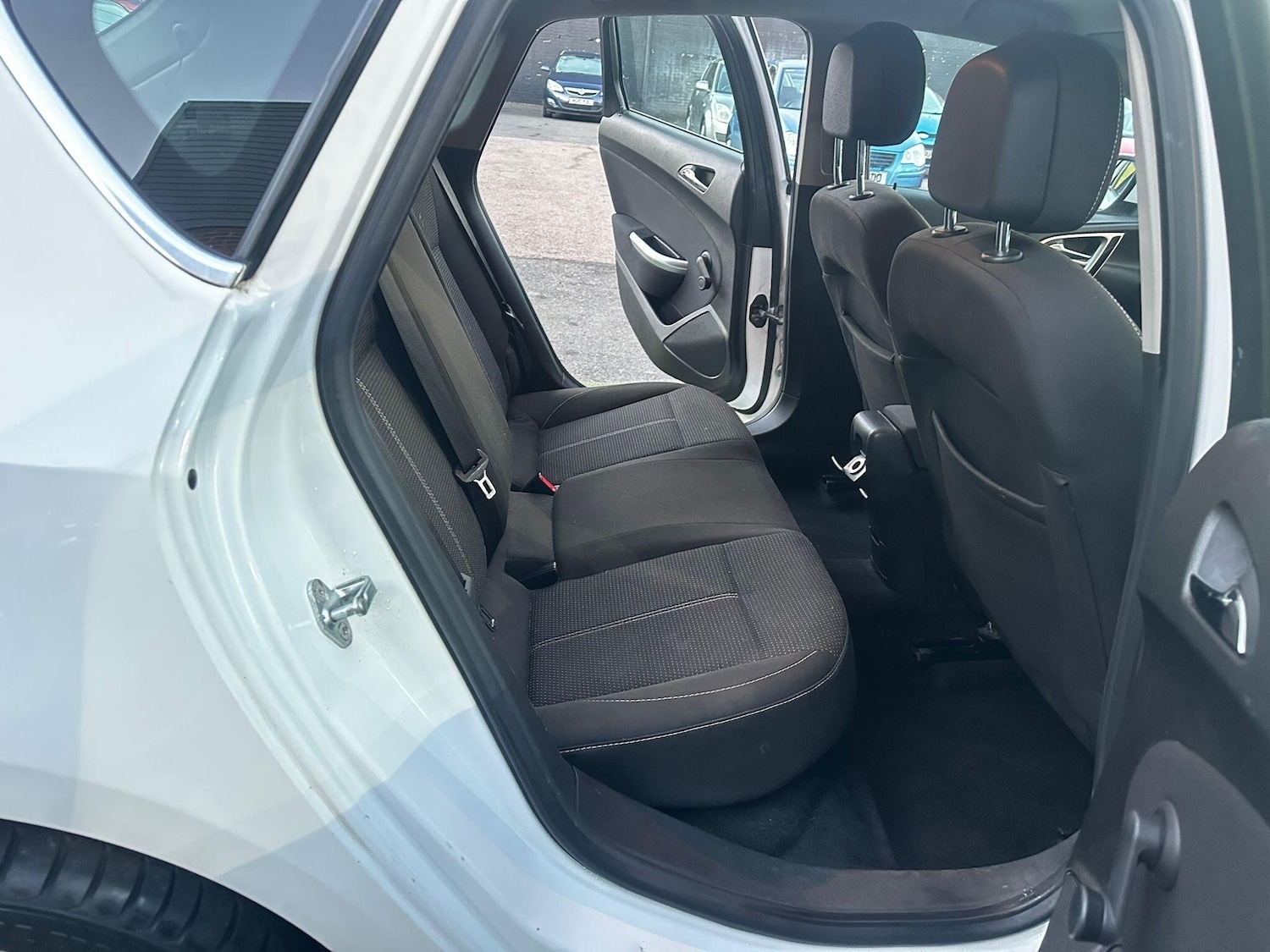 Used Vauxhall Astra 2011 for sale - 76663124: Photo 11