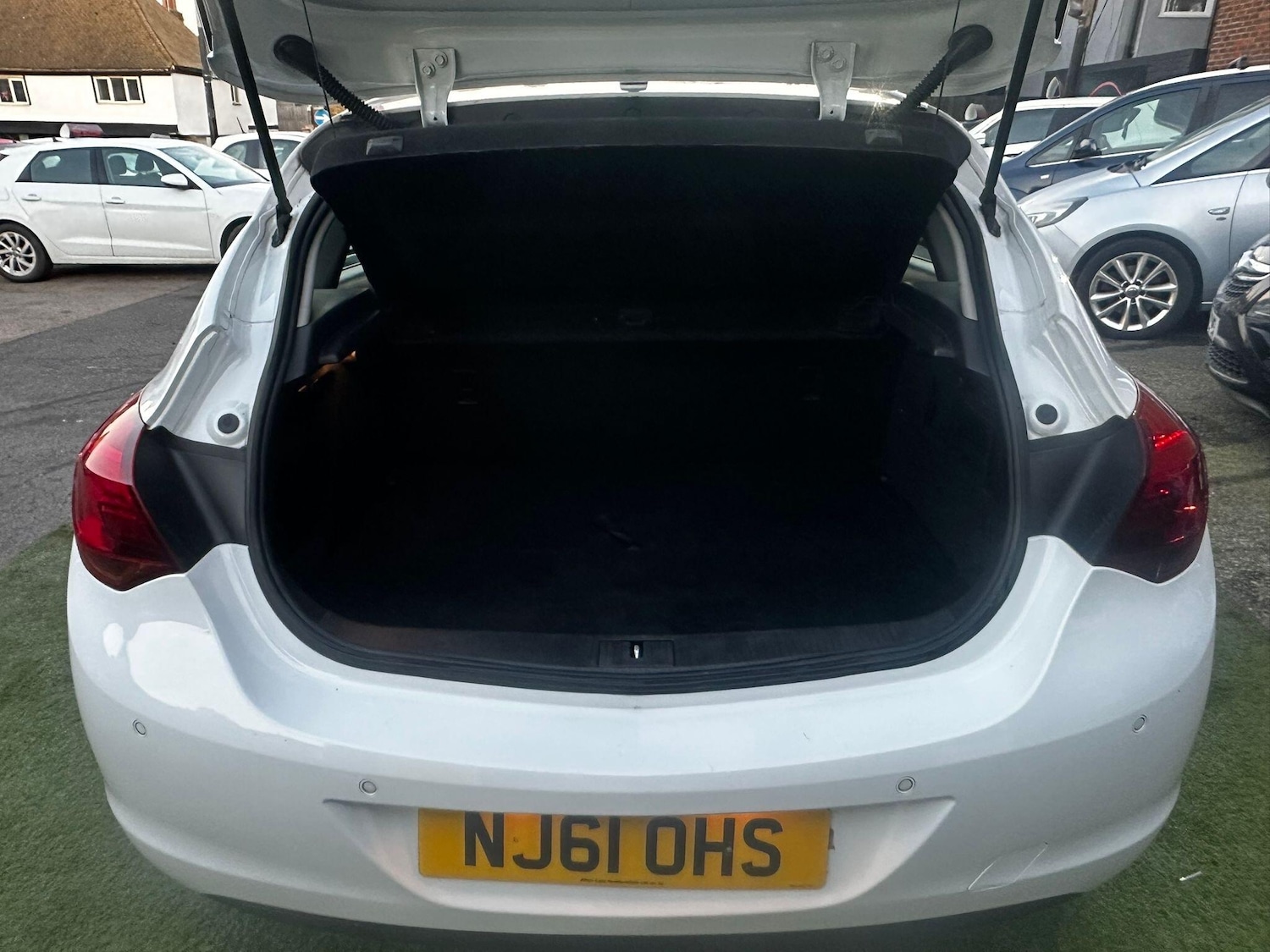 Used Vauxhall Astra 2011 for sale - 76663124: Photo 8