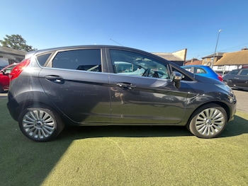 Used Ford Fiesta 2010 for sale - 79222621: Photo