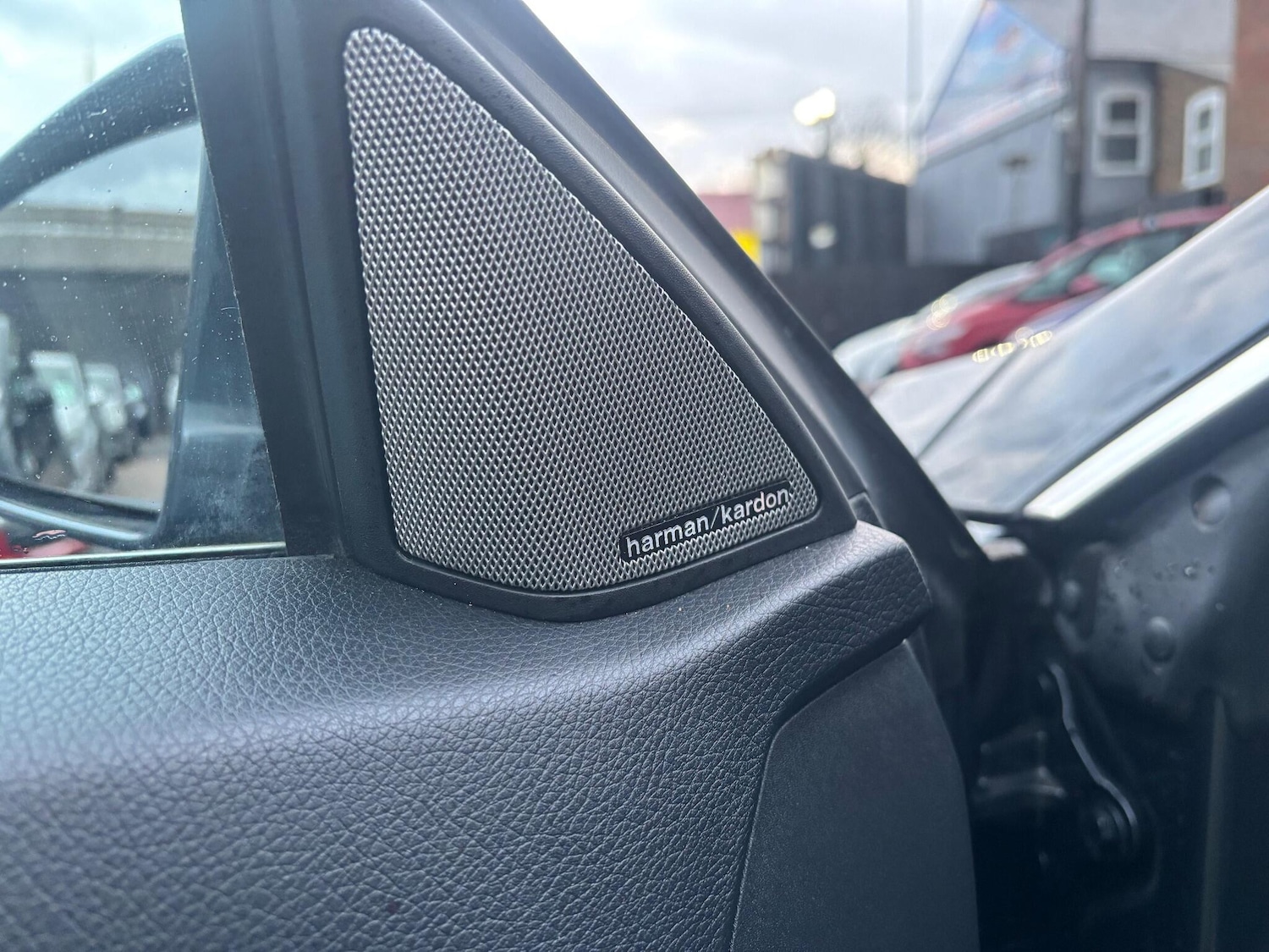 Used Mercedes-Benz E Class 2015 for sale - 76966881: Photo 11