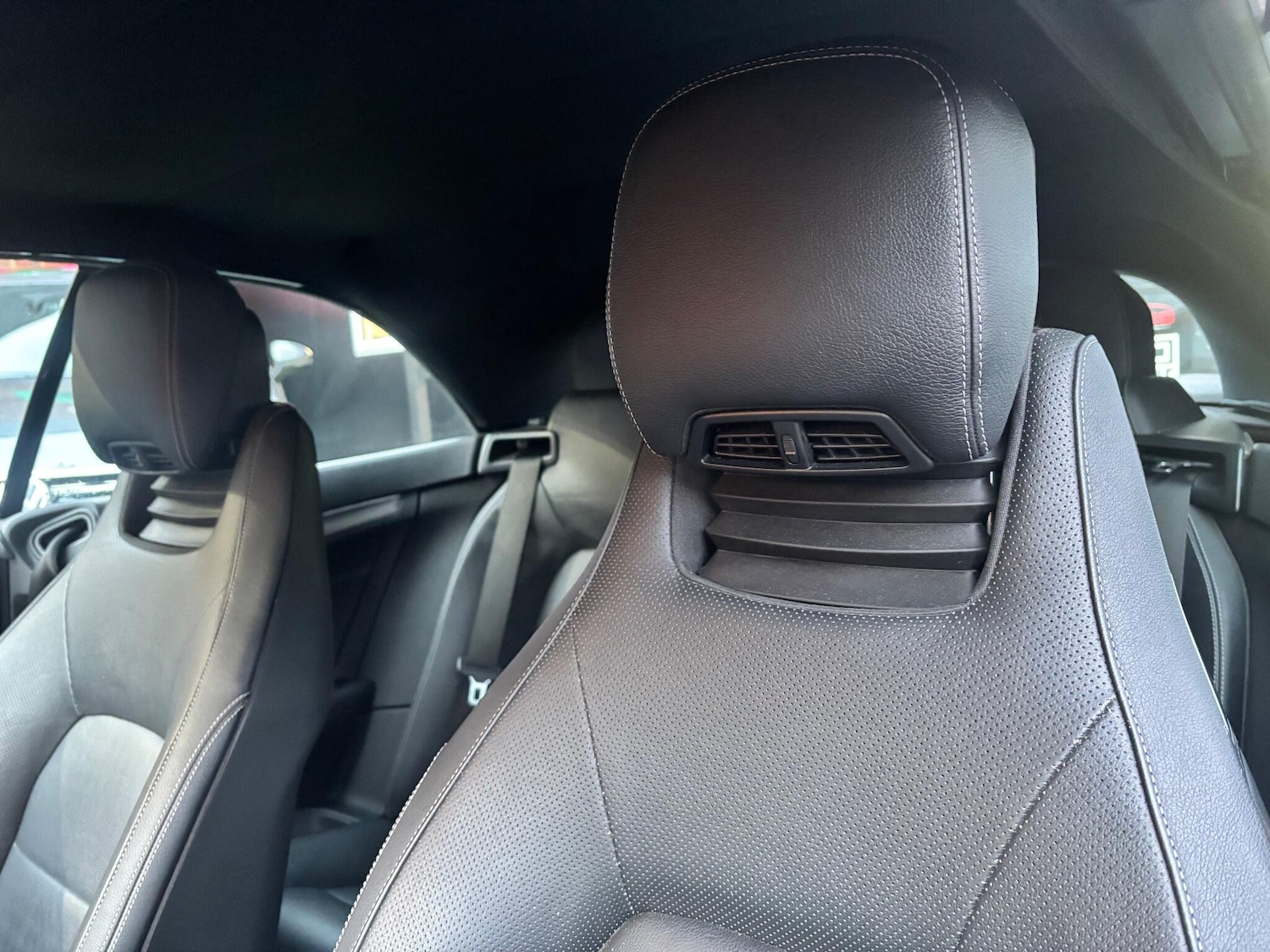 Used Mercedes-Benz E Class 2015 for sale - 76966881: Photo 12