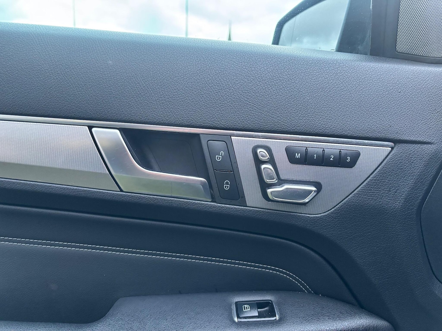 Used Mercedes-Benz E Class 2015 for sale - 76966881: Photo 13