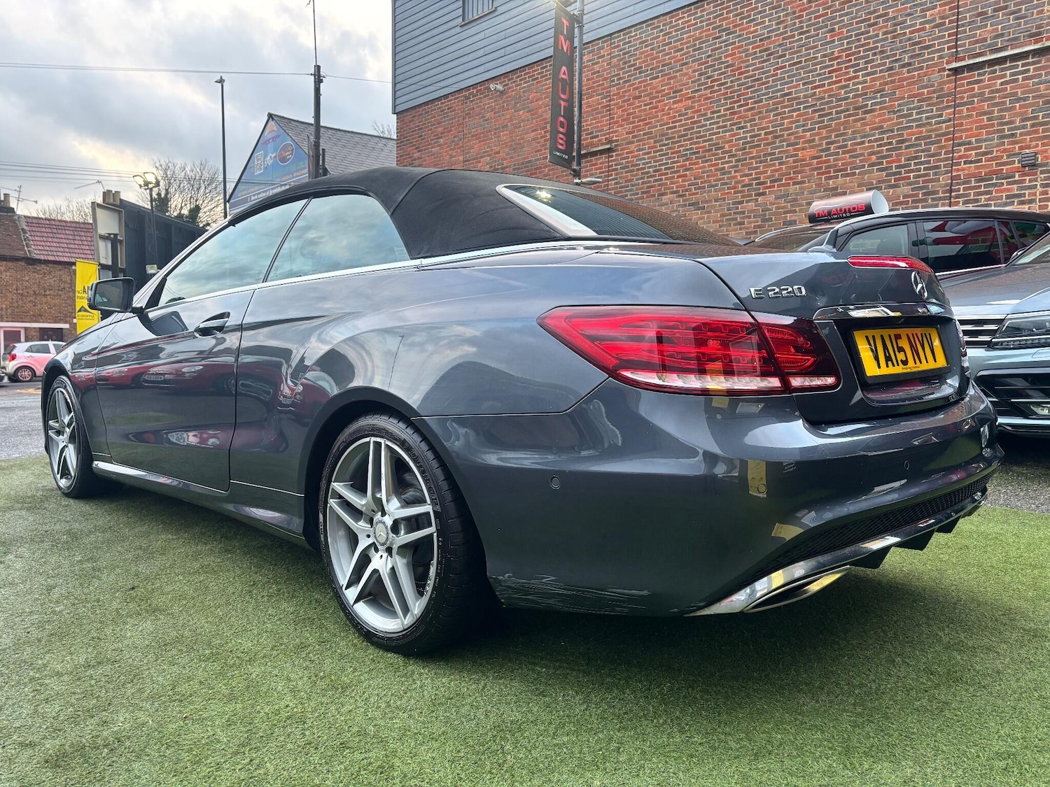 Used Mercedes-Benz E Class 2015 for sale - 76966881: Photo 8