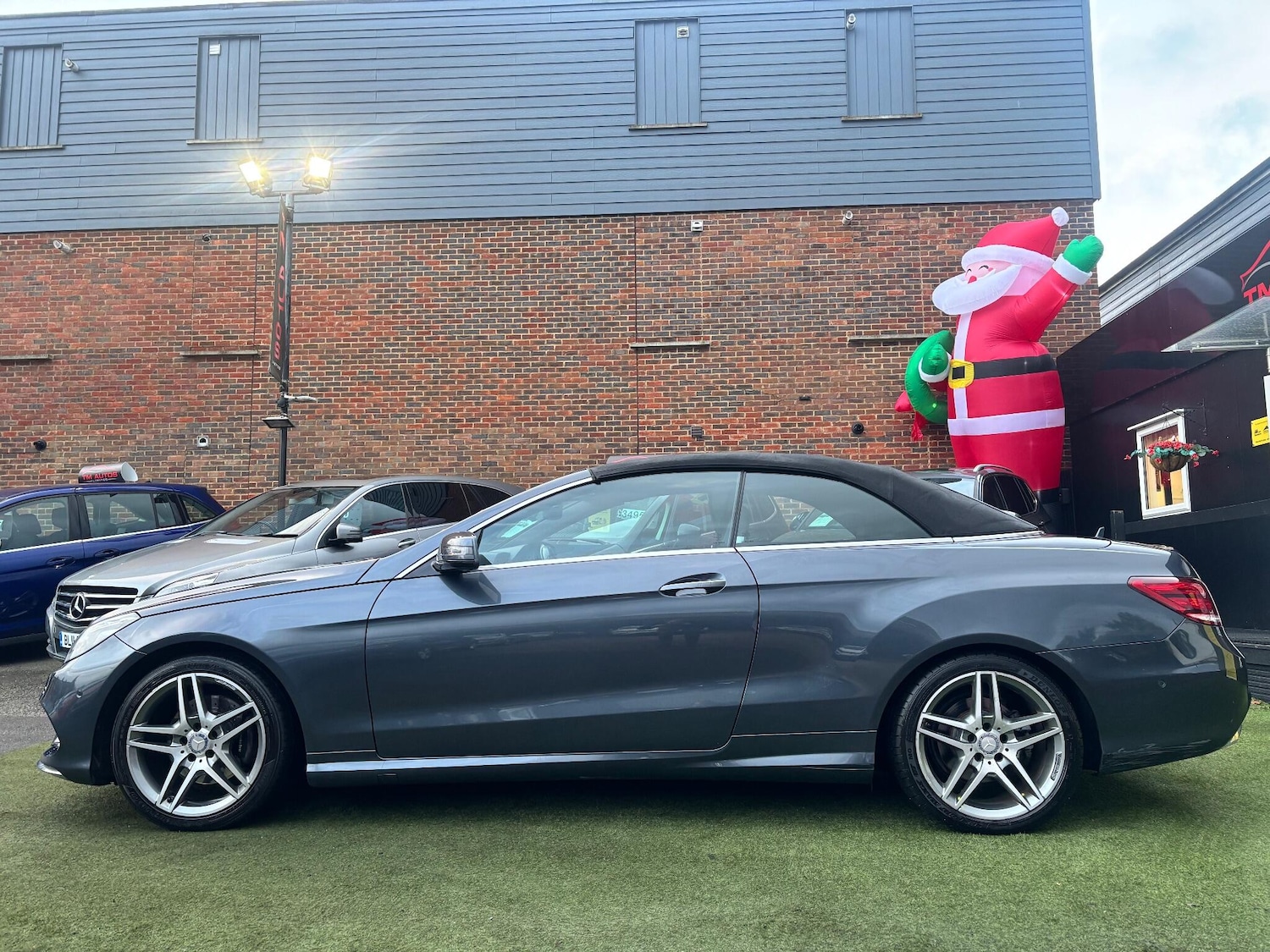 Used Mercedes-Benz E Class 2015 for sale - 76966881: Photo 9