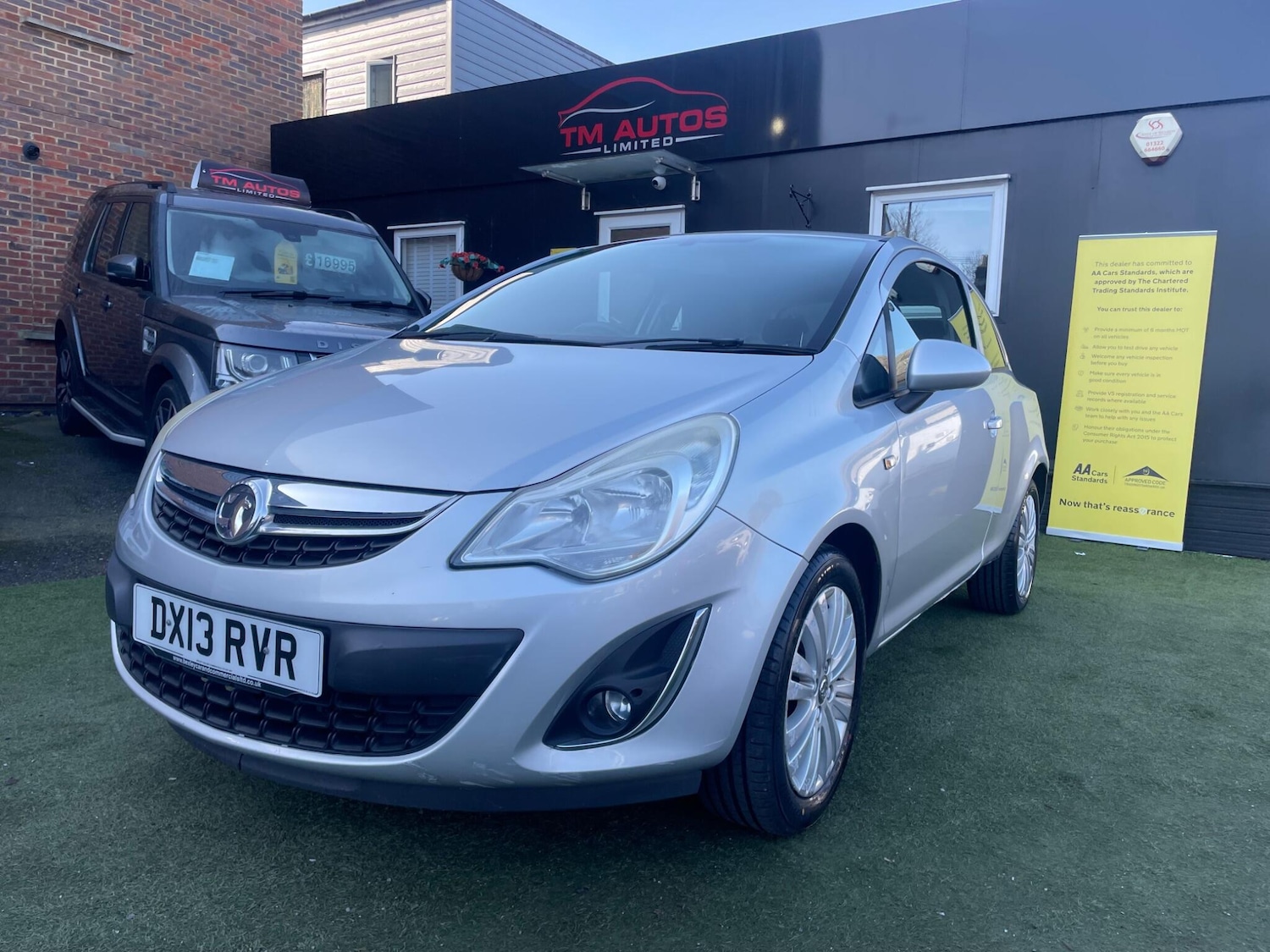 Used Vauxhall Corsa 2013 for sale - 77764211: Photo 2
