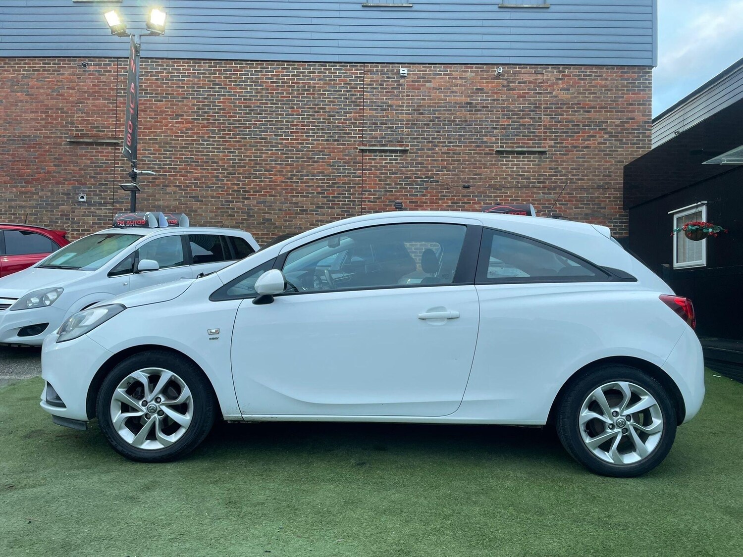 Used Vauxhall Corsa 2016 for sale - 77555412: Photo 9