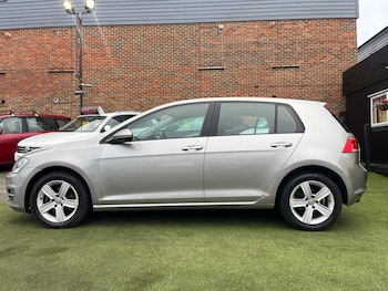 Used Volkswagen Golf 2015 for sale - 77064377: Photo