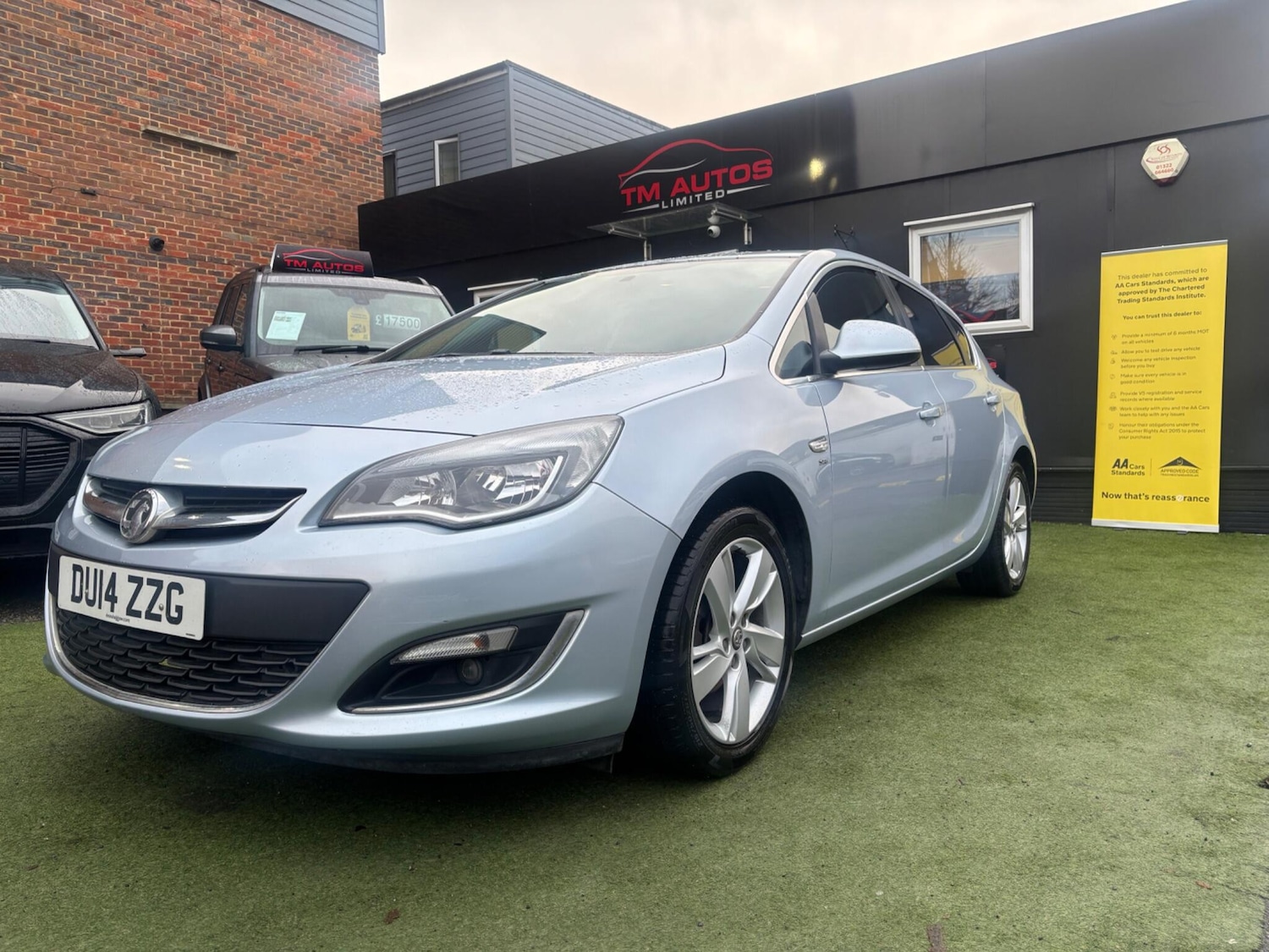Used Vauxhall Astra 2014 for sale - 77627684: Photo 2