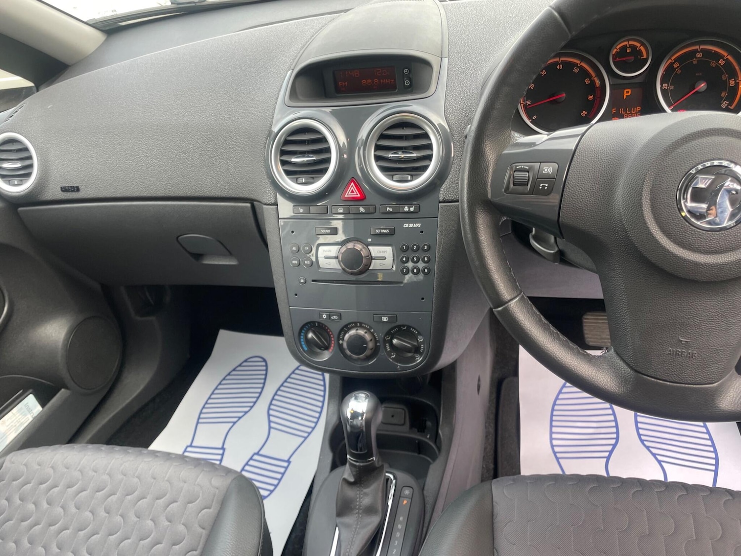 Used Vauxhall Corsa 2012 for sale - 77631379: Photo 8