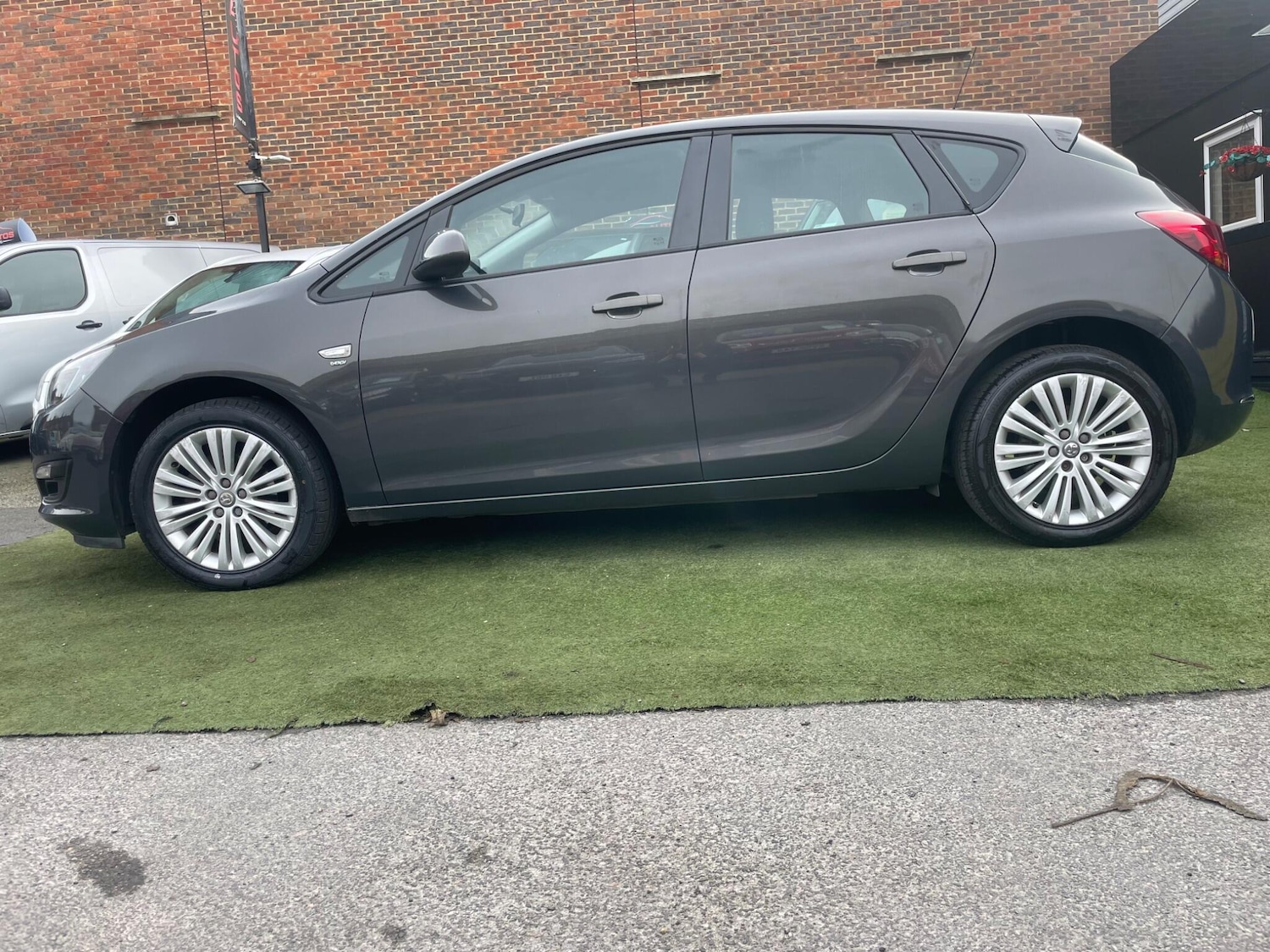 Used Vauxhall Astra 2013 for sale - 77582480: Photo 4