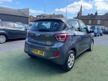 Used Hyundai i10 2017 for sale - 79366665: Photo