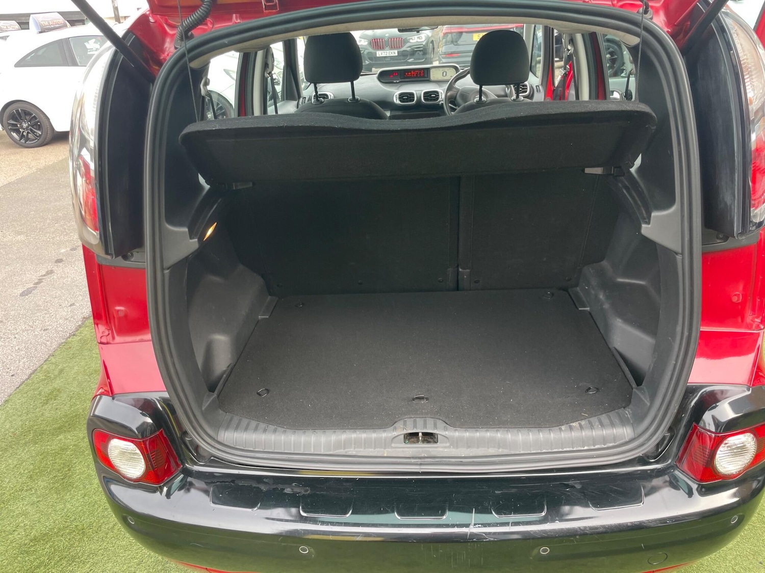 Used Citroen C3 Picasso 2015 for sale - 77582475: Photo 8