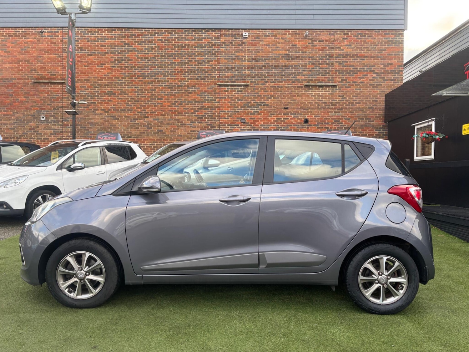 Used Hyundai i10 2015 for sale - 77262881: Photo 9