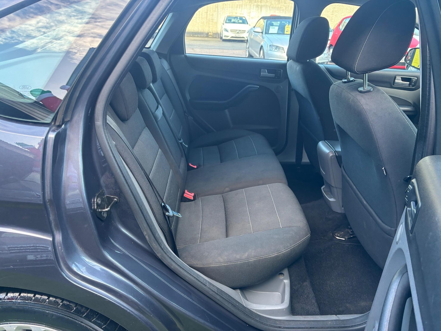 Used Ford Focus 2010 for sale - 76792431: Photo 14