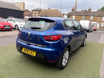 Used Renault Clio 2018 for sale - 79306033: Photo