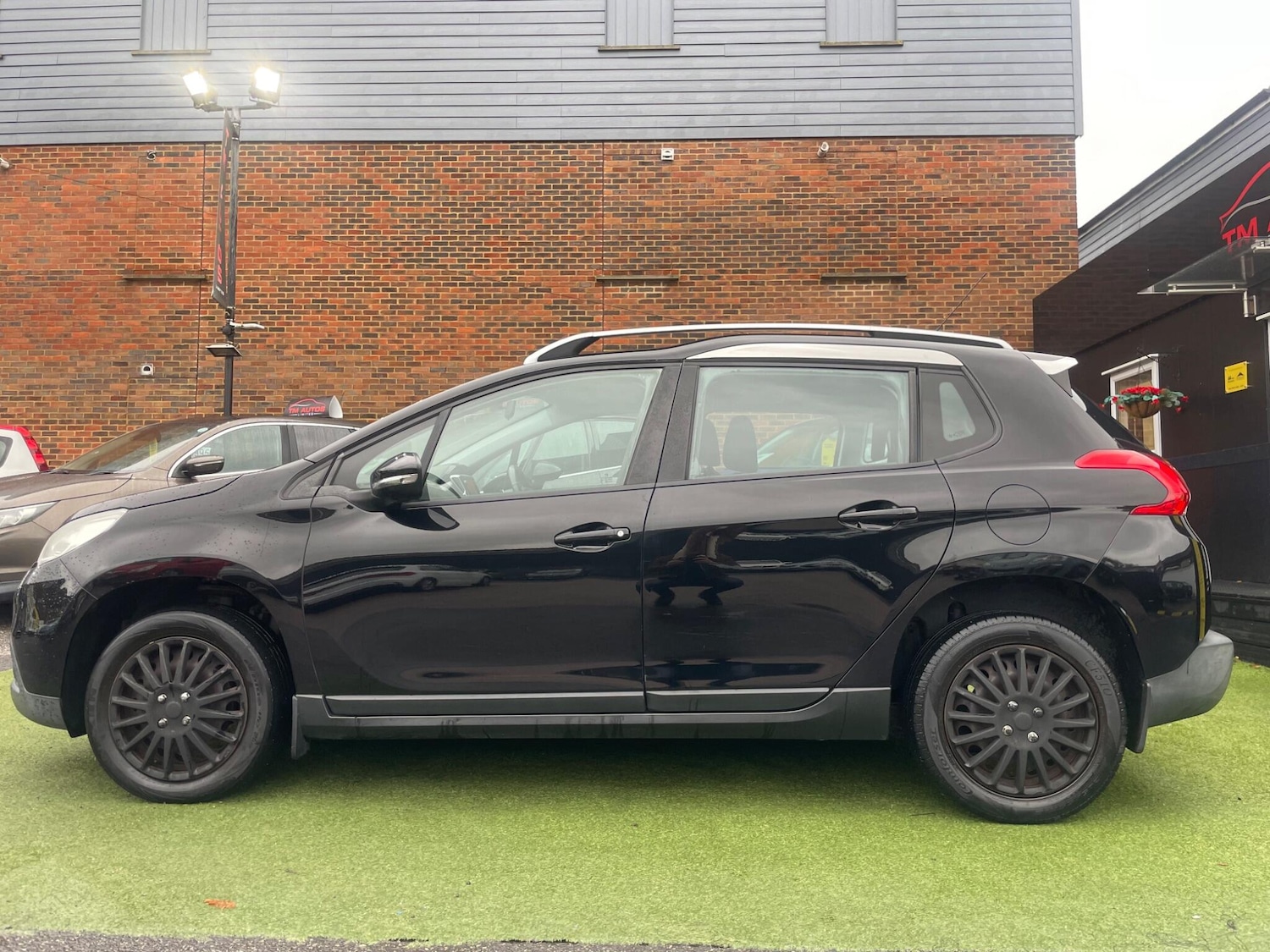 Used Peugeot 2008 2015 for sale - 76426321: Photo 4