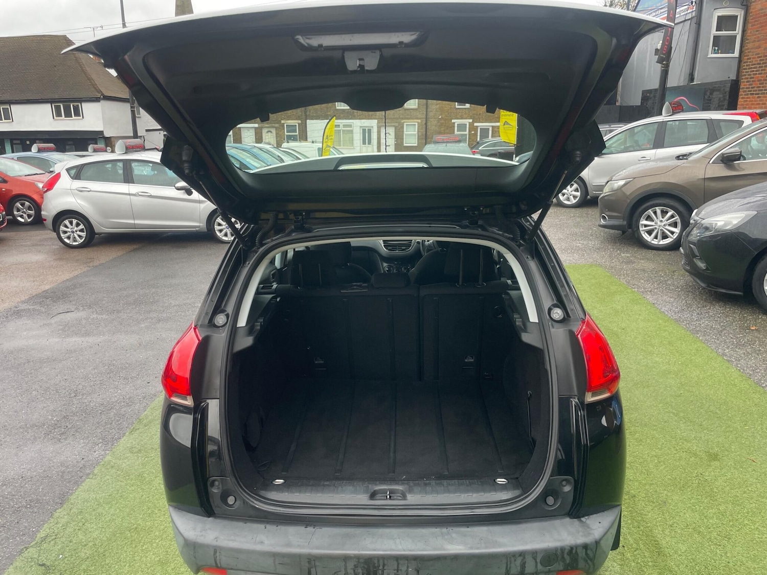 Used Peugeot 2008 2015 for sale - 76426321: Photo 8