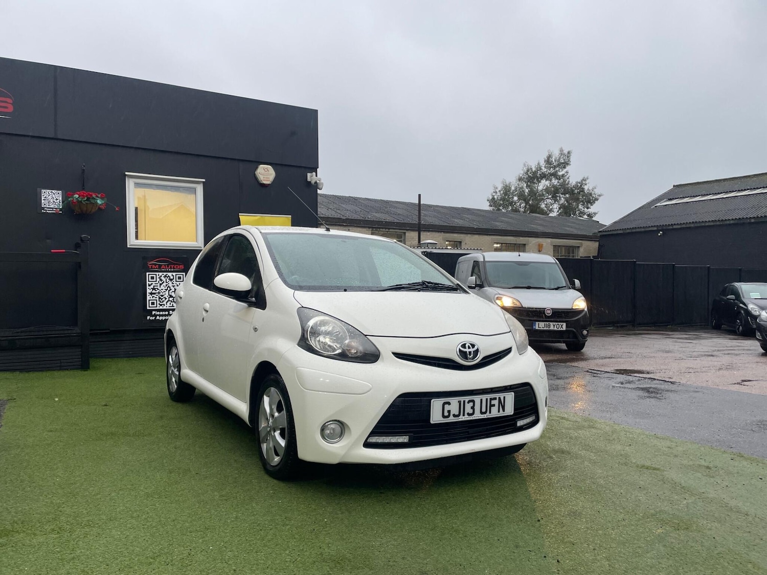 Used Toyota AYGO 2013 for sale - 77152714: Photo 3
