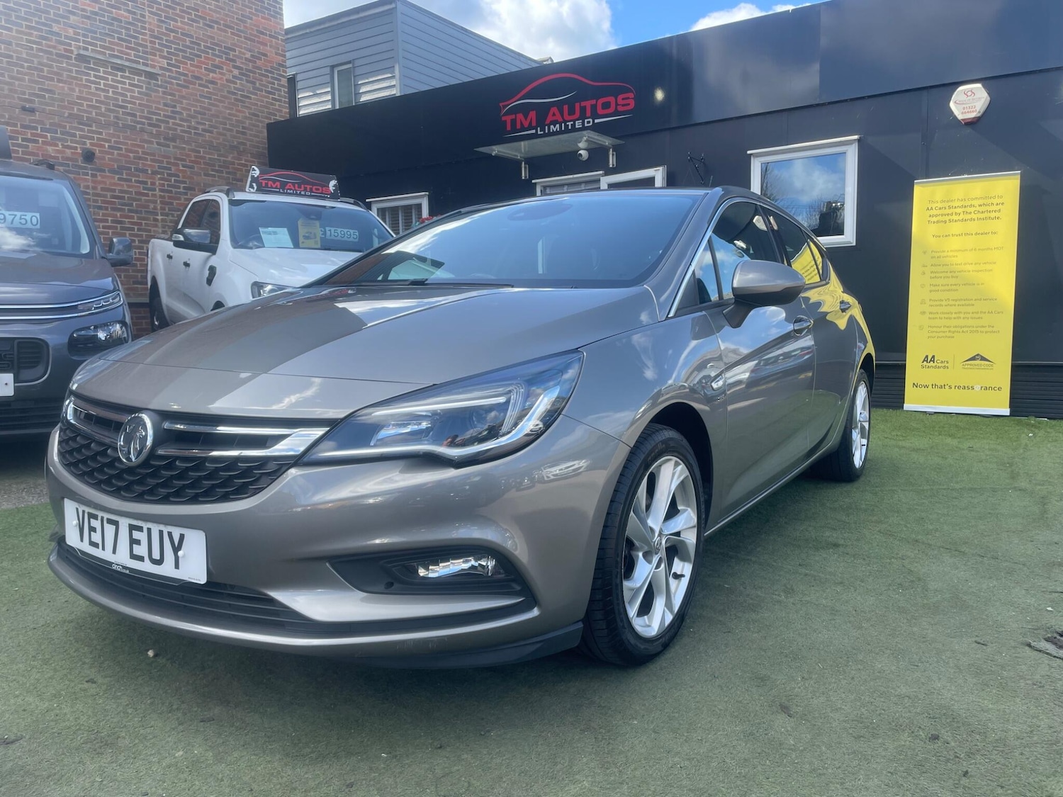Used Vauxhall Astra 2017 for sale - 78053656: Photo 2