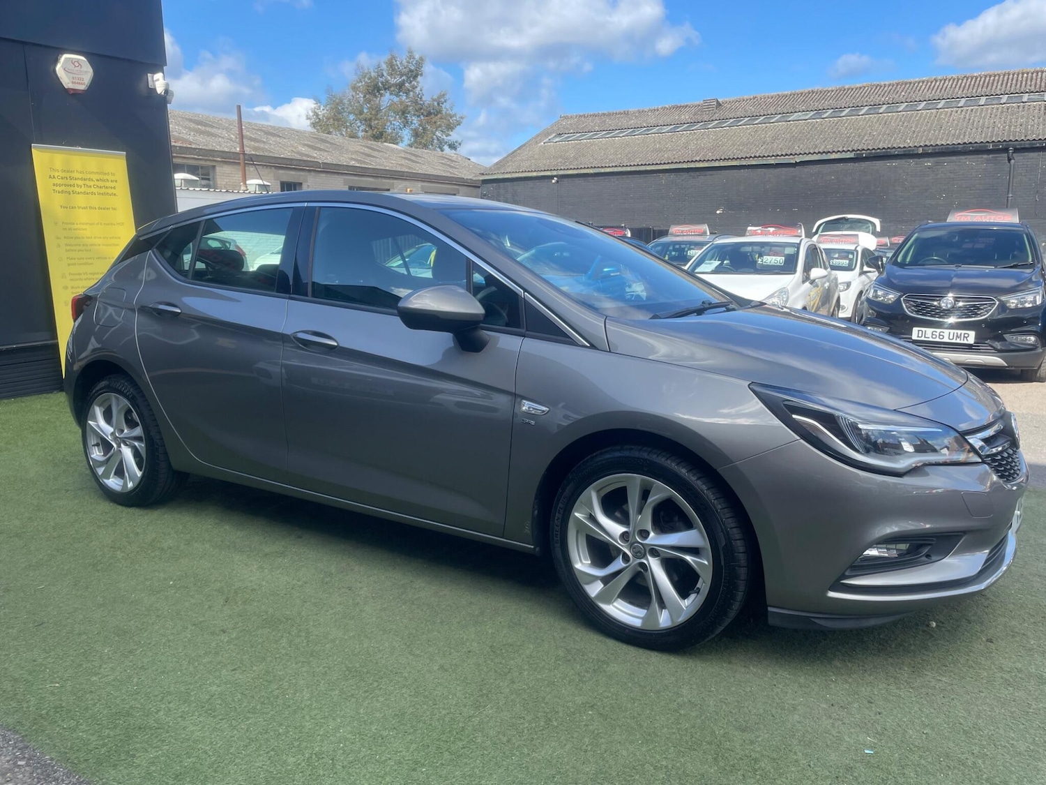 Used Vauxhall Astra 2017 for sale - 78053656: Photo 3