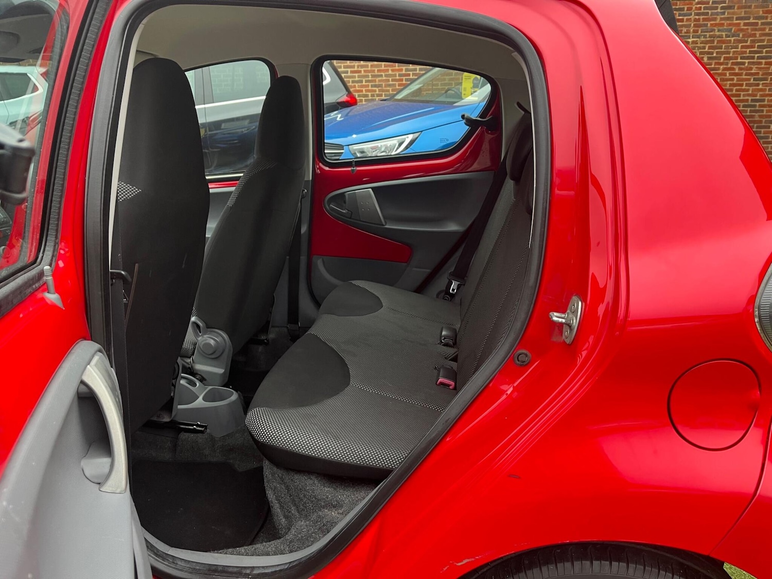 Used Toyota AYGO 2011 for sale - 77125215: Photo 12