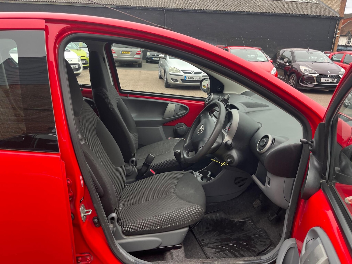 Used Toyota AYGO 2011 for sale - 77125215: Photo 16