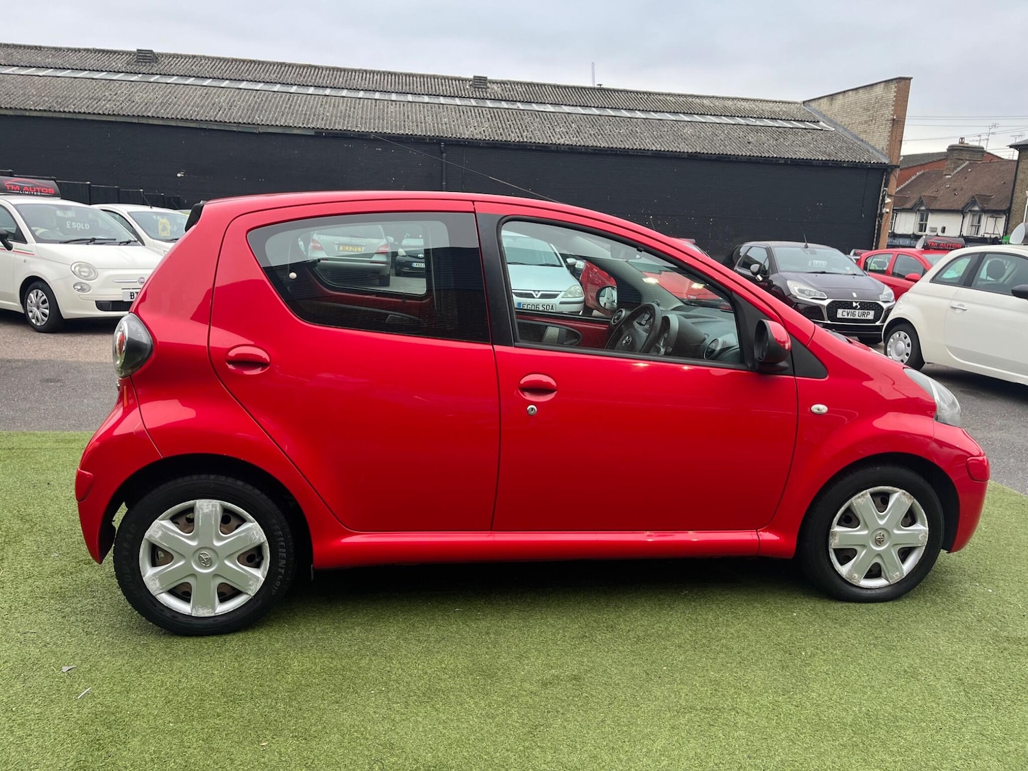 Used Toyota AYGO 2011 for sale - 77125215: Photo 6
