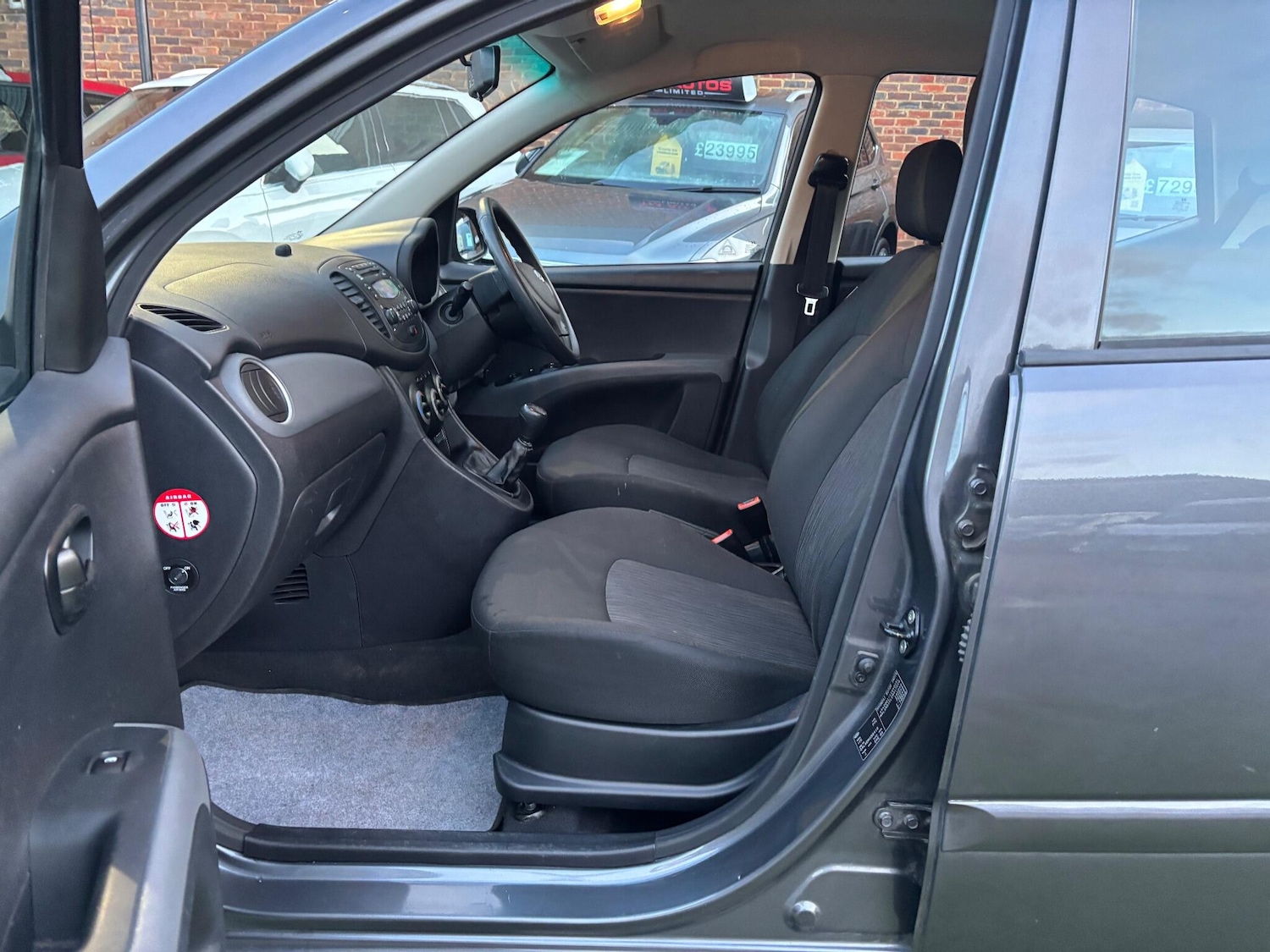 Used Hyundai i10 2013 for sale - 77152722: Photo 11