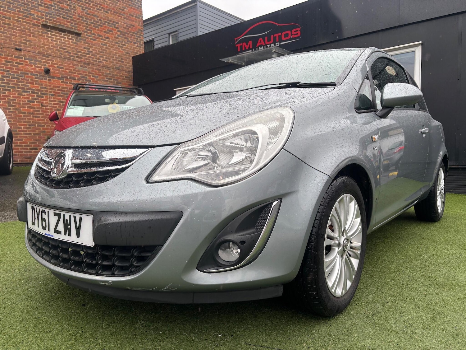 Used Vauxhall Corsa 2011 for sale - 77187647: Photo 2
