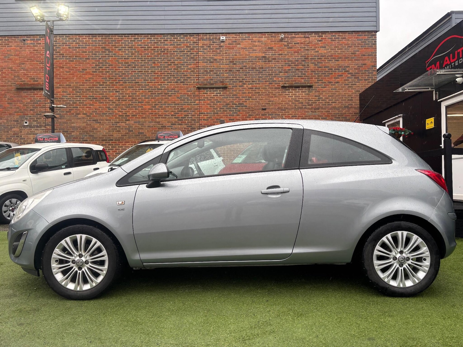 Used Vauxhall Corsa 2011 for sale - 77187647: Photo 9