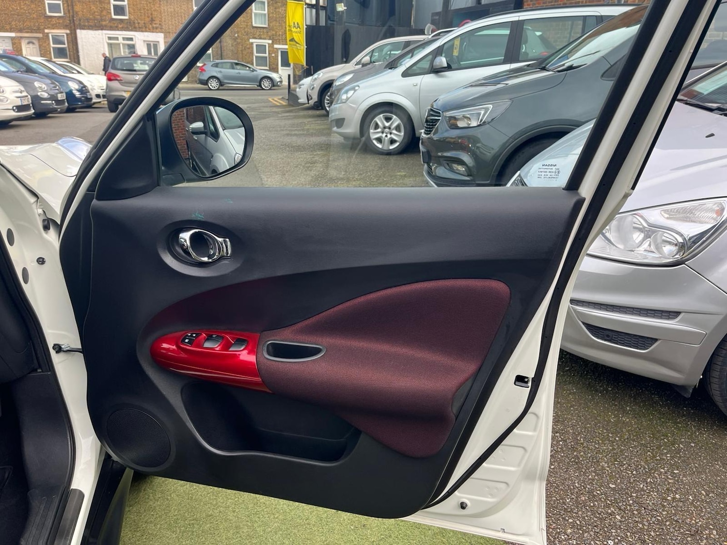 Used Nissan Juke 2011 for sale - 77916237: Photo 16