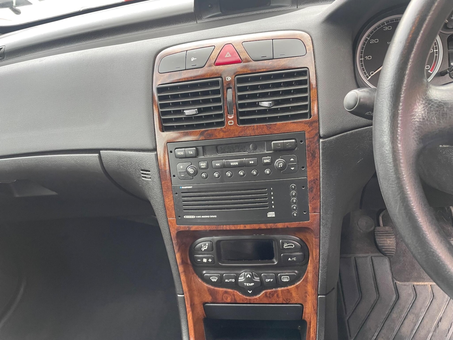 Used Peugeot 307 2001 for sale - 76922680: Photo 17