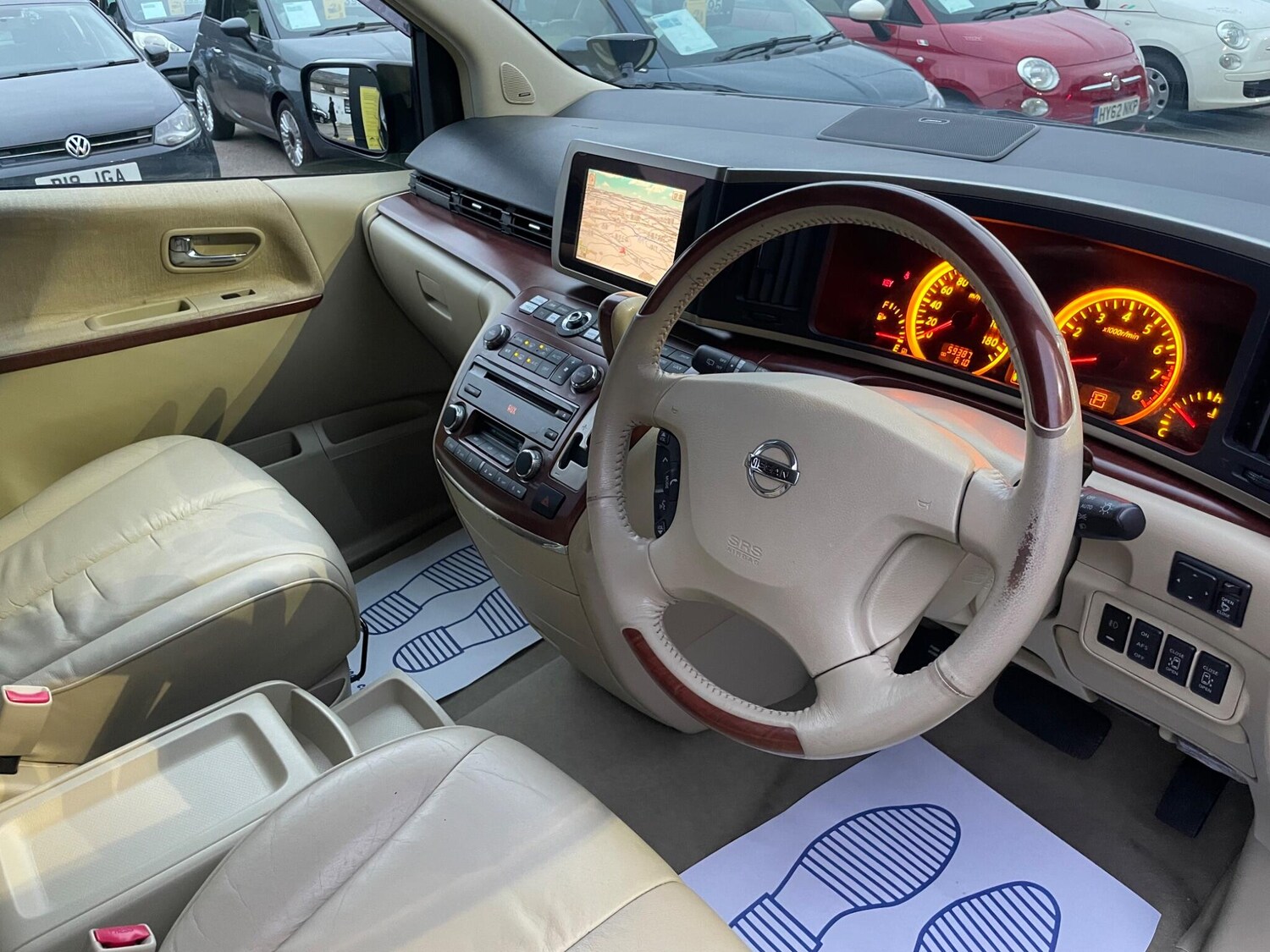 Used Nissan Elgrand for sale - 77660467: Photo 11