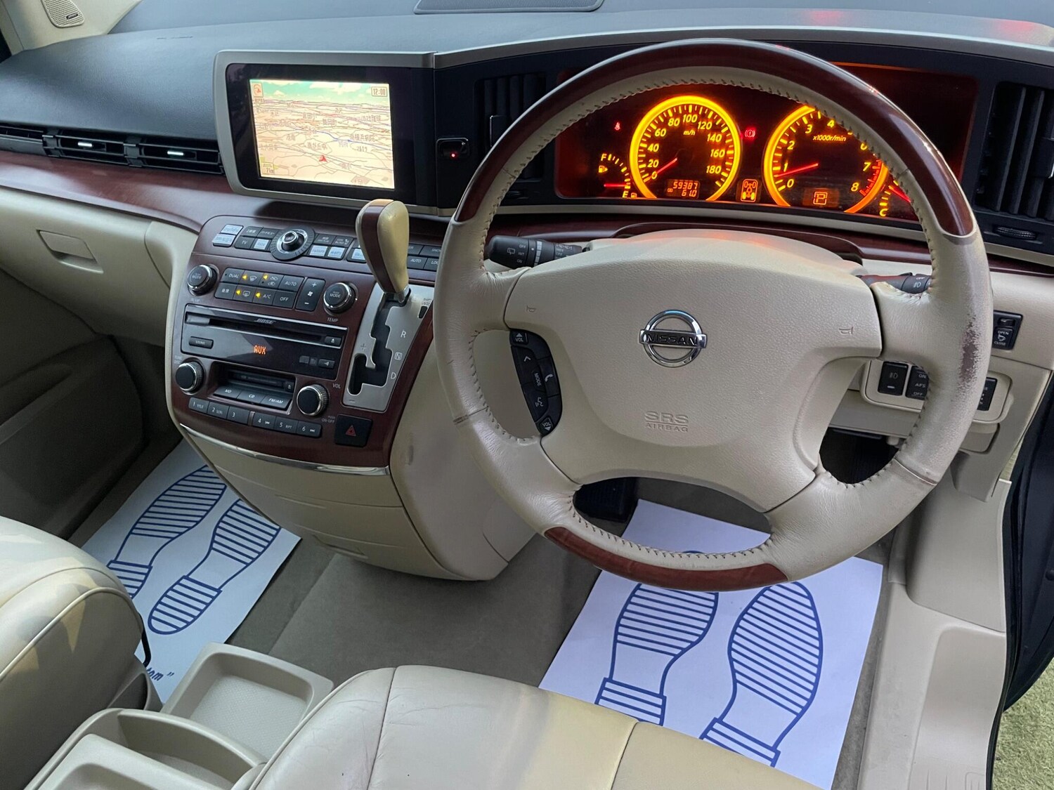 Used Nissan Elgrand for sale - 77660467: Photo 12