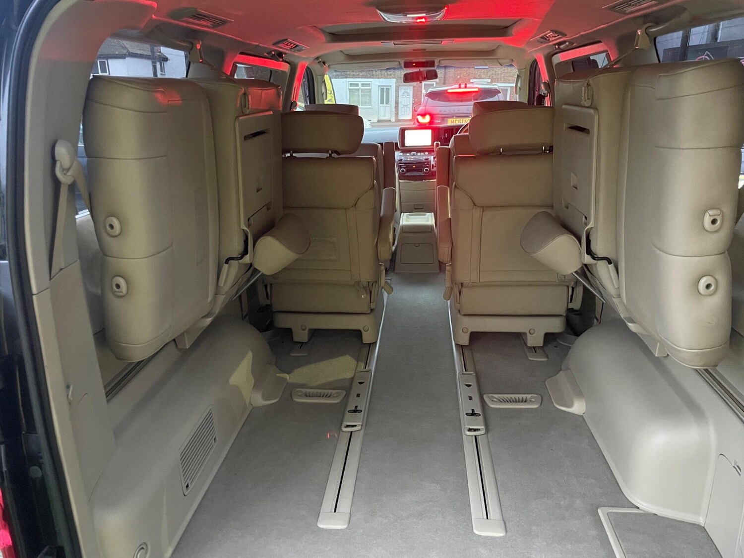 Used Nissan Elgrand for sale - 77660467: Photo 14