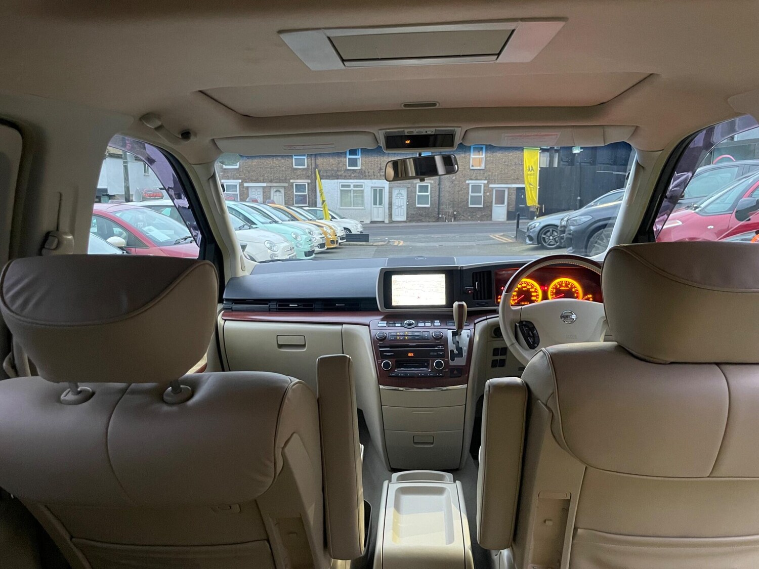 Used Nissan Elgrand for sale - 77660467: Photo 16