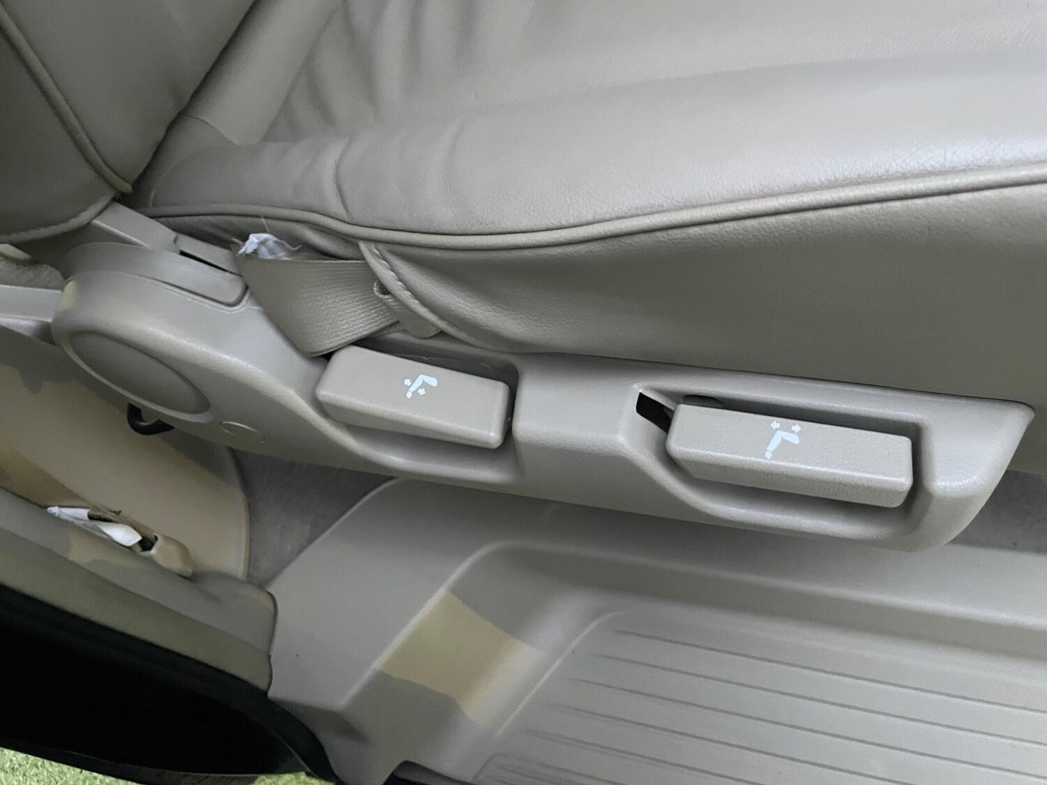 Used Nissan Elgrand for sale - 77660467: Photo 22