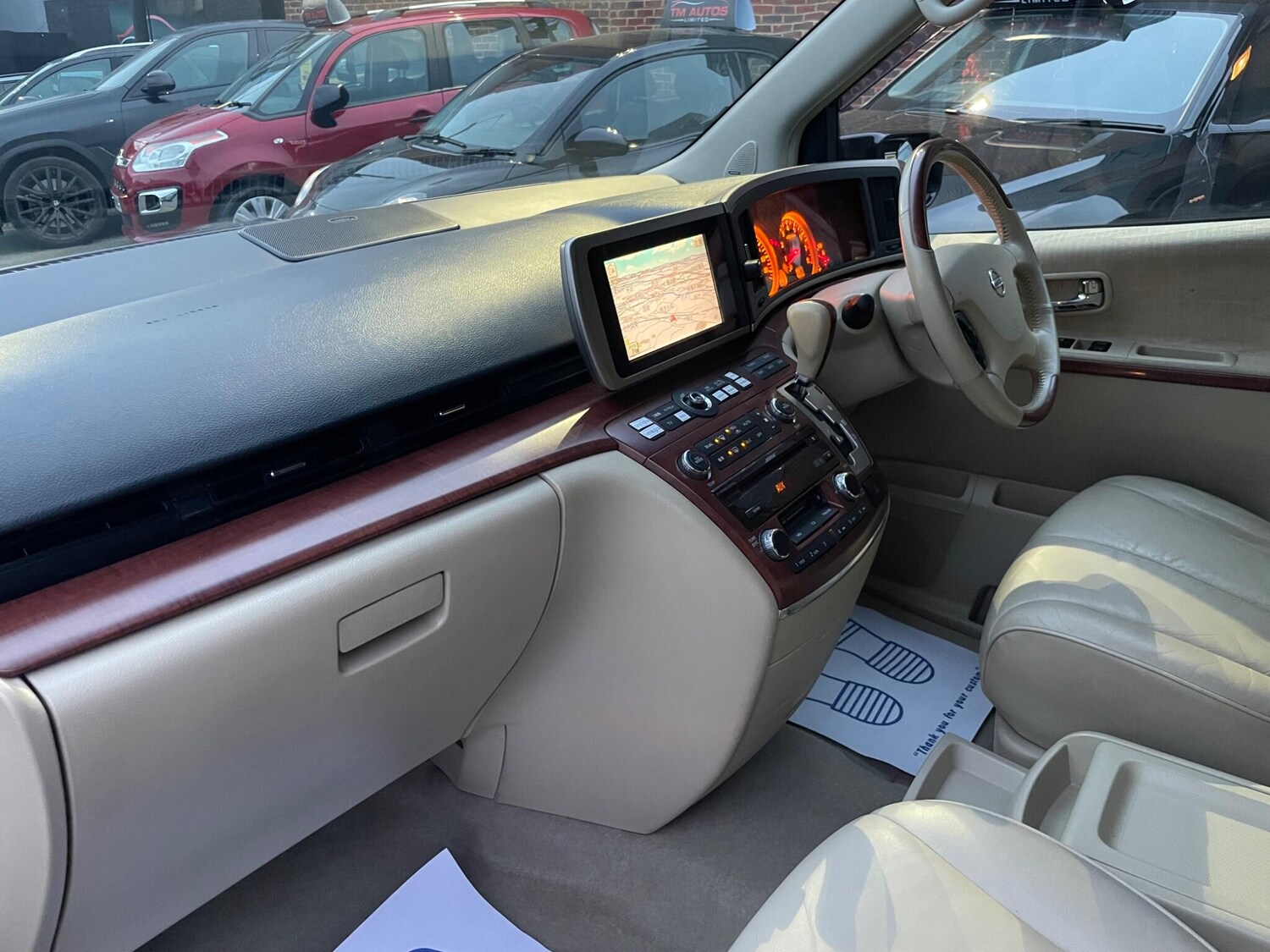 Used Nissan Elgrand for sale - 77660467: Photo 24