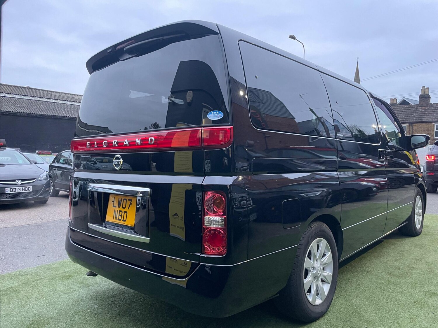 Used Nissan Elgrand for sale - 77660467: Photo 8