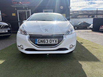 Used Peugeot 208 2013 for sale - 78833456: Photo