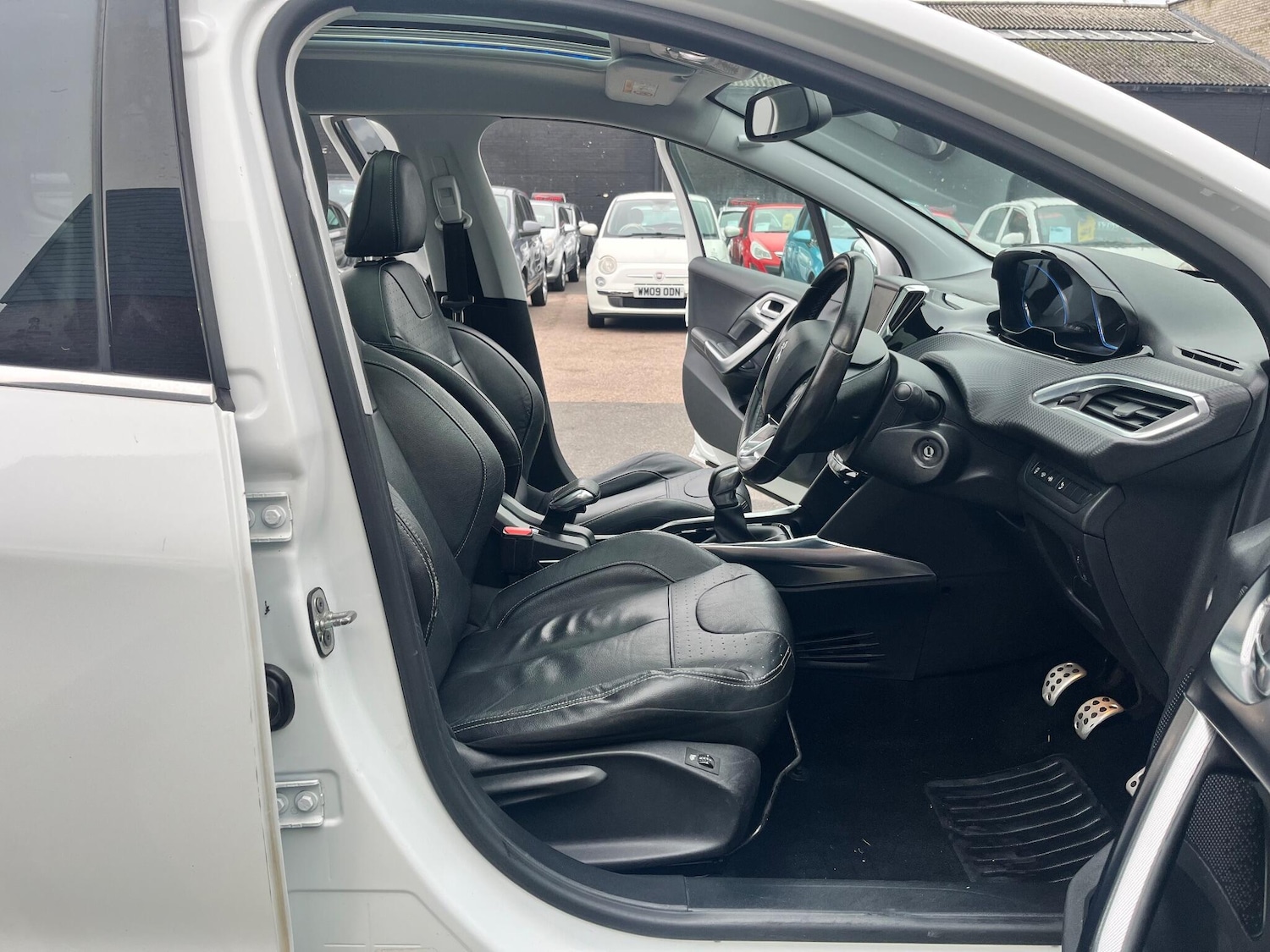 Used Peugeot 2008 2015 for sale - 77059473: Photo 14