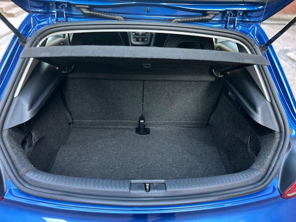 Used Volkswagen Scirocco 2013 for sale - 76099056: Photo 35