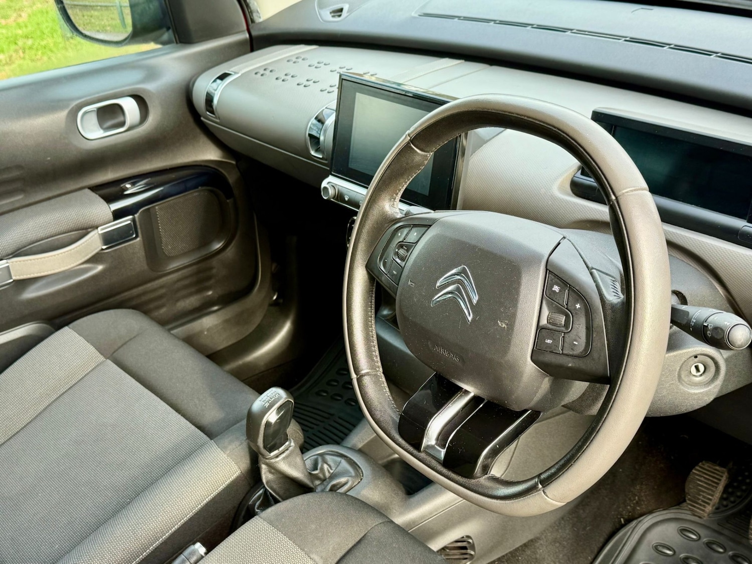 Used Citroen C4 Cactus 2017 for sale - 77650073: Photo 17