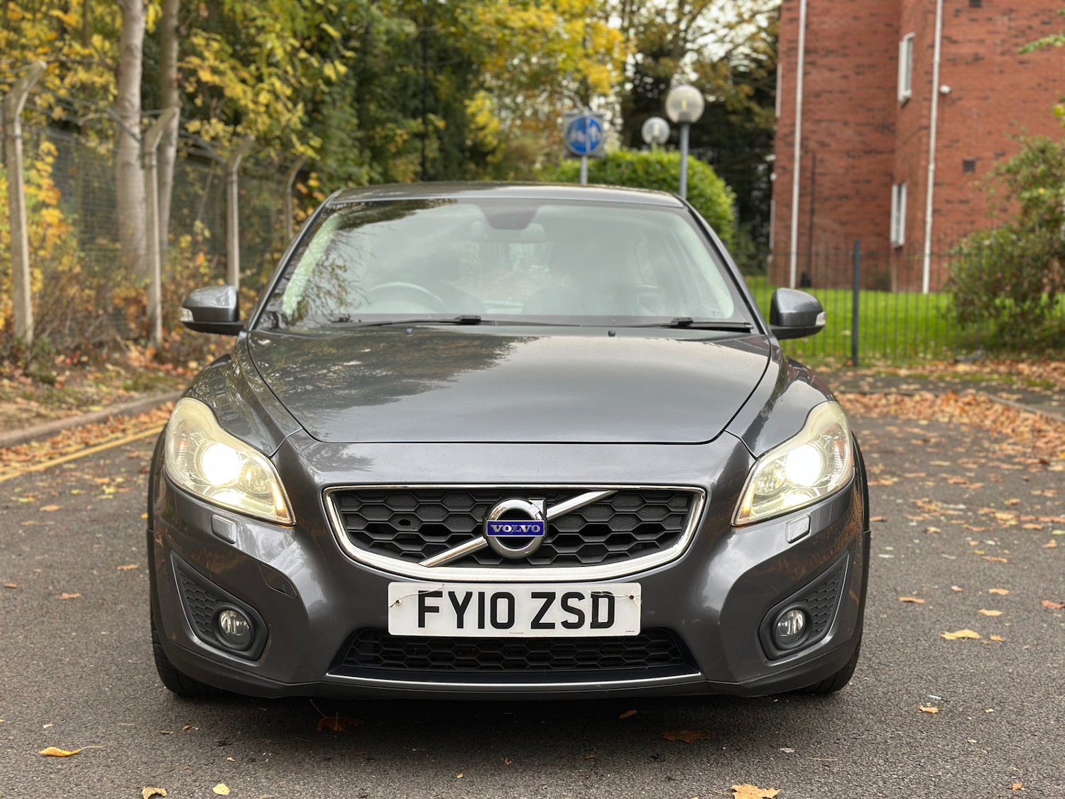 Used Volvo C30 2010 for sale - 76315579: Photo 2