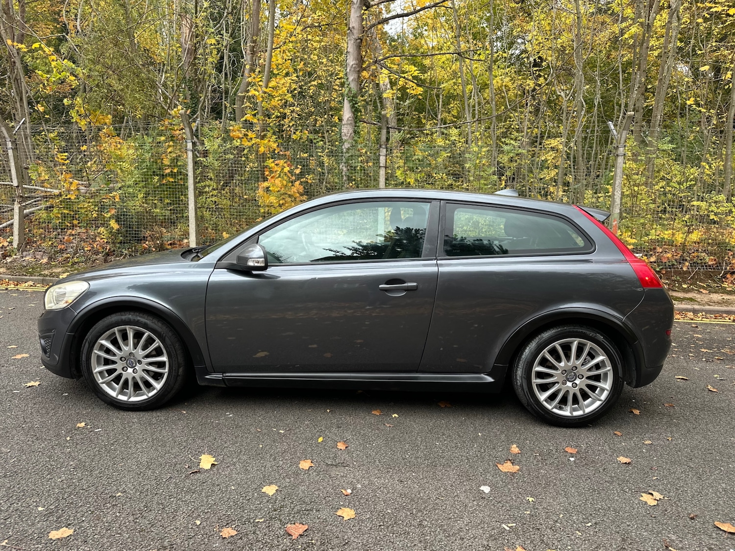 Used Volvo C30 2010 for sale - 76315579: Photo 4