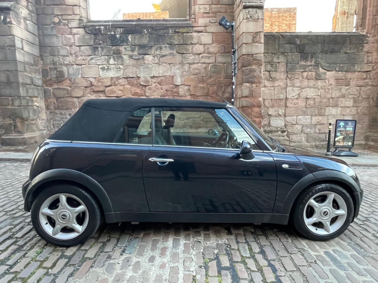 Used MINI Convertible 2006 for sale - 75990315: Photo 16