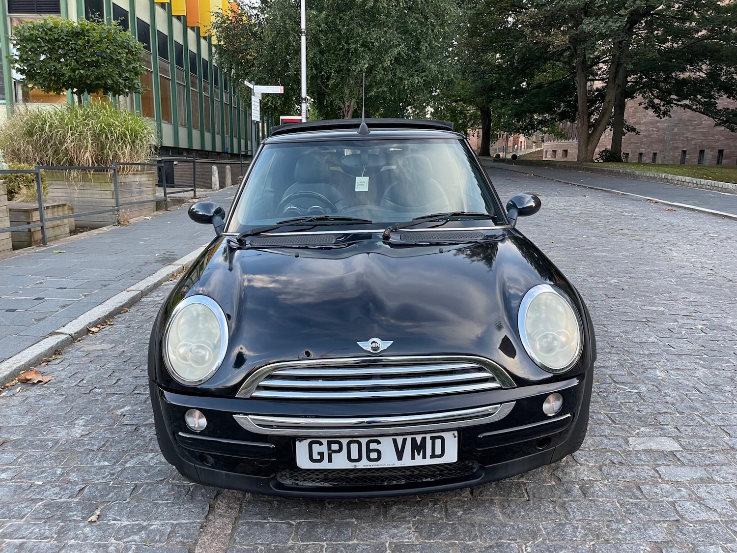 Used MINI Convertible 2006 for sale - 75990315: Photo 2